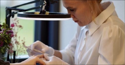 Manicure eller pedicure