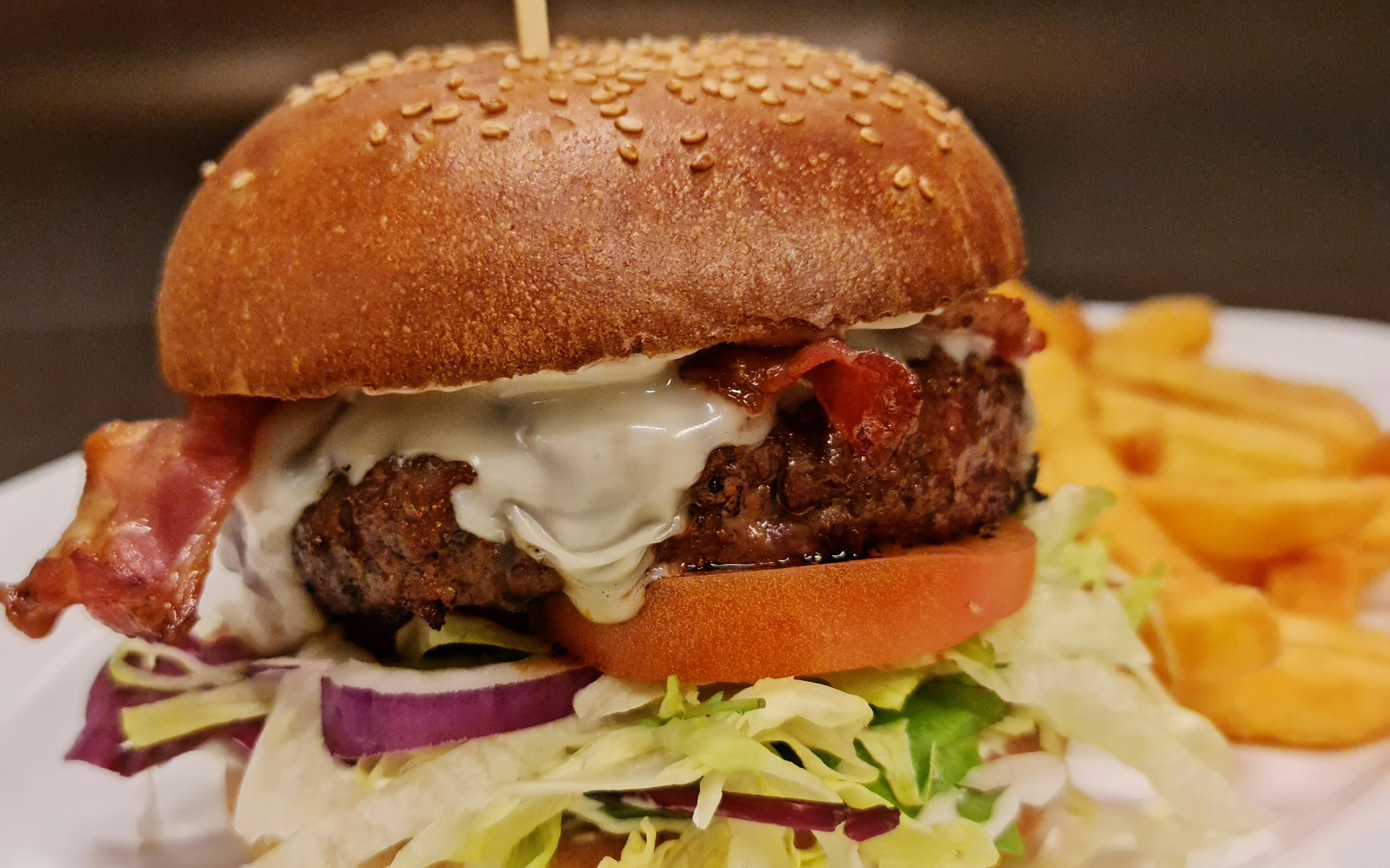 Burger og pandekager med is