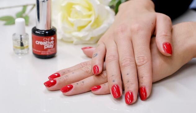Valgfri manicure med CND Shellac