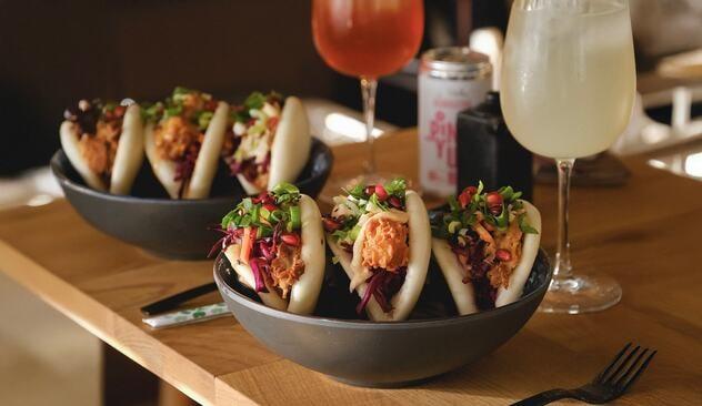 3 x bao bun og drikkevare