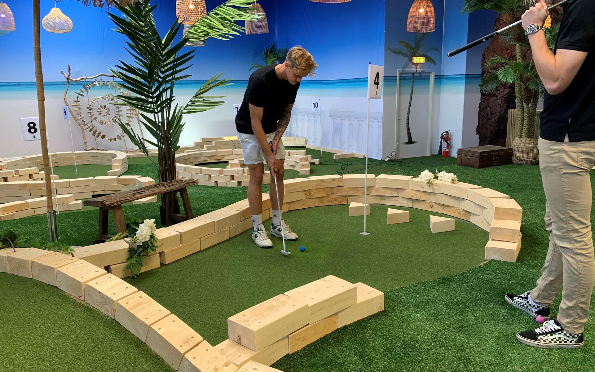 Minigolf på indendørsbane