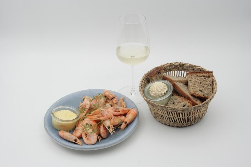 Deal på Pil-selv-rejer og vin