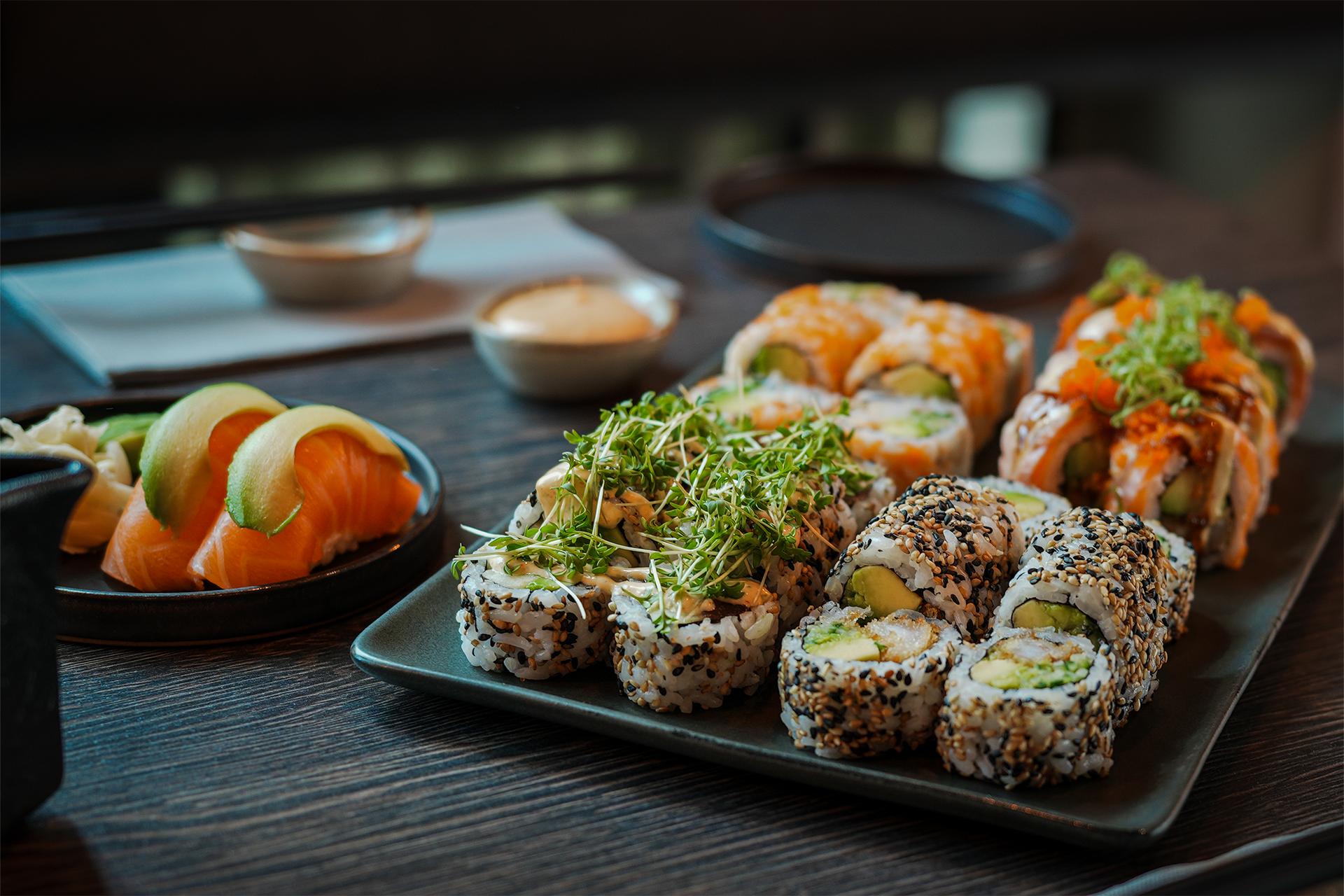 Takeawaymenu med 34 stykker sushi