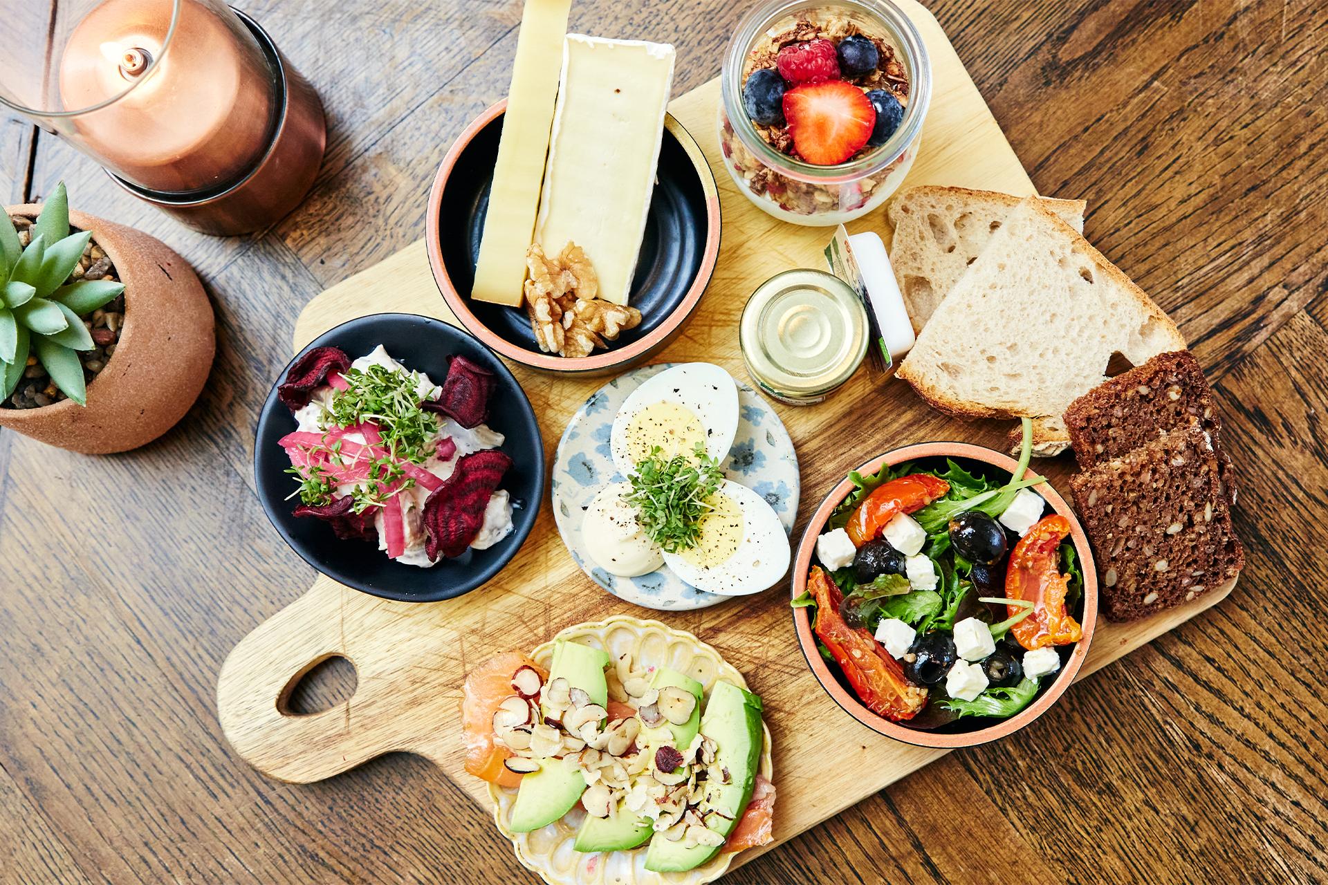 Anretning med brunchfavoritter