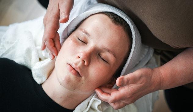 Ansigtsmassage a la japansk ansigtsløft