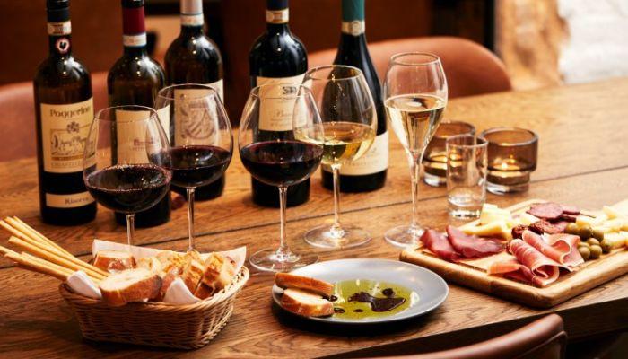 Prosecco & snack hos Groth & Persson i Indre By