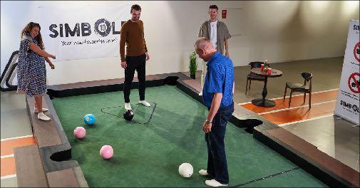 






Simbold - sjov blanding af fodbold og pool (3)