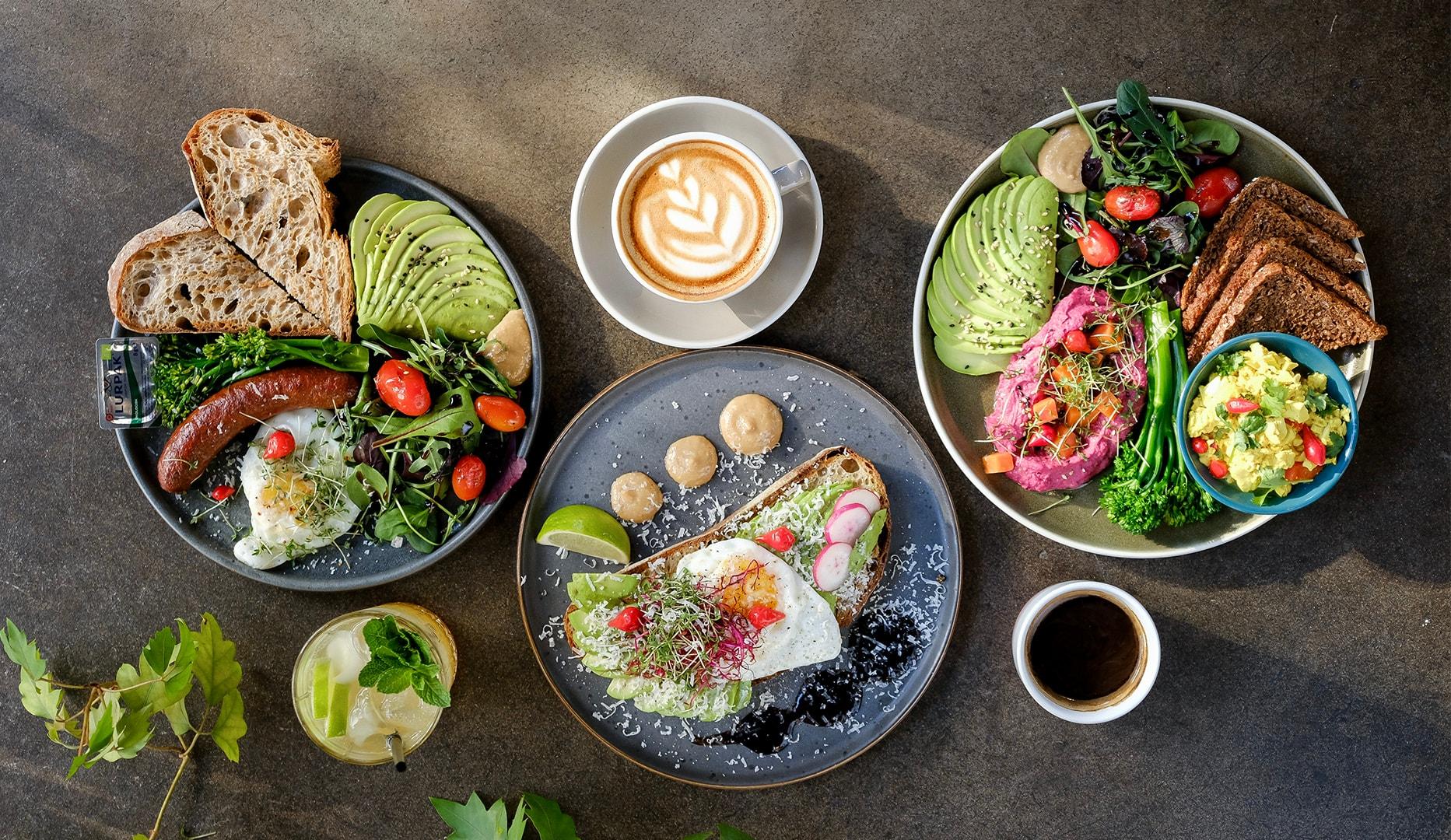 Valgfri Breakfast Plate @ Social Brew  - En Komplet Morgen i Hyggelige Omgivelser (Udløber i dag)