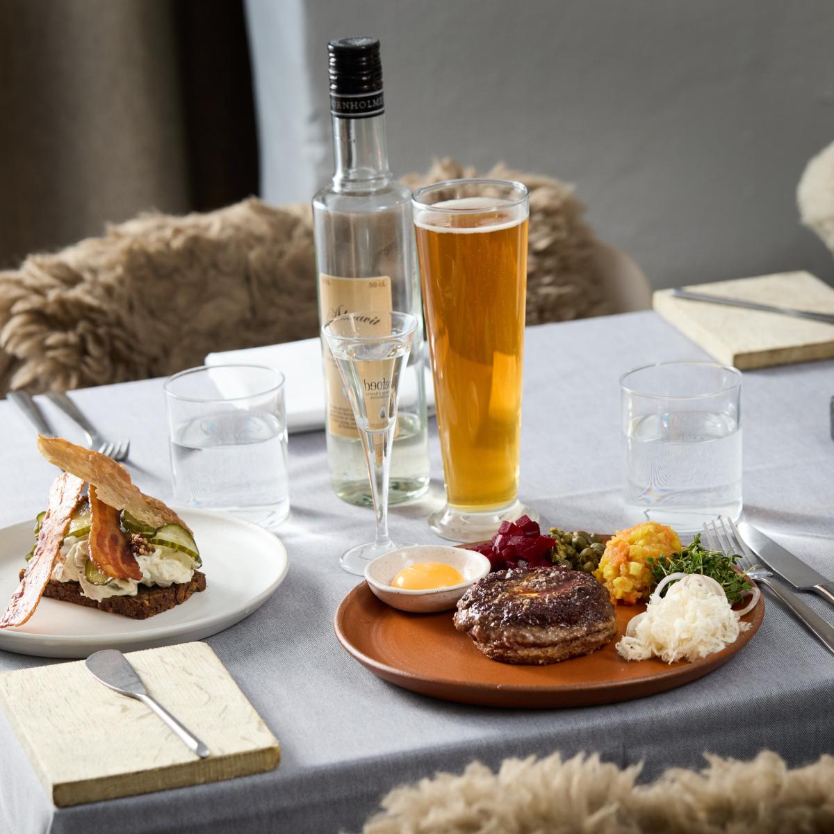 Oplev 'Den Bornholmske Frokostmenu' hos Restaurant Koefoed!