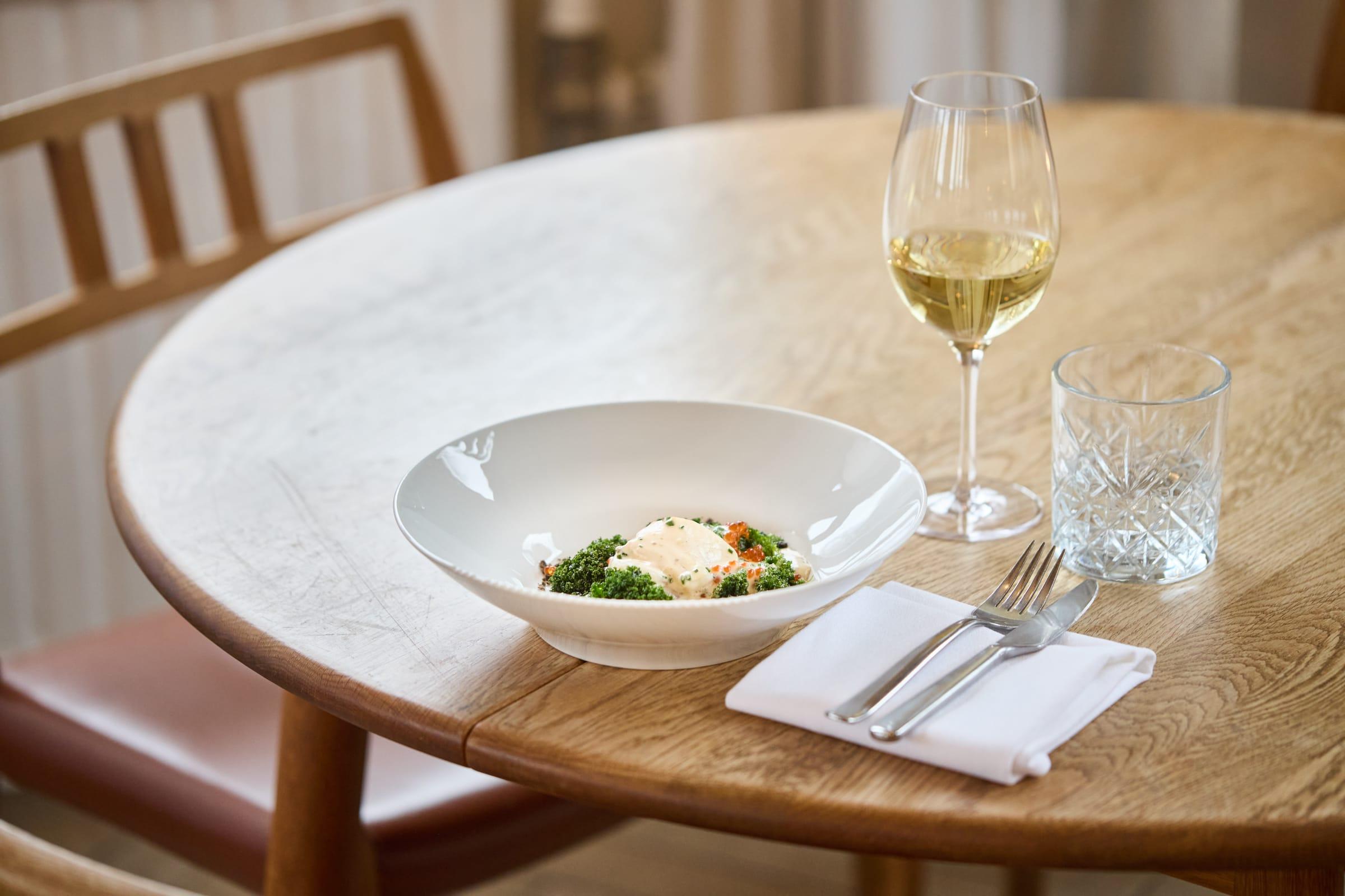 5-retters aftenmenu & bobler på Raadvad Kro ved Dyrehaven