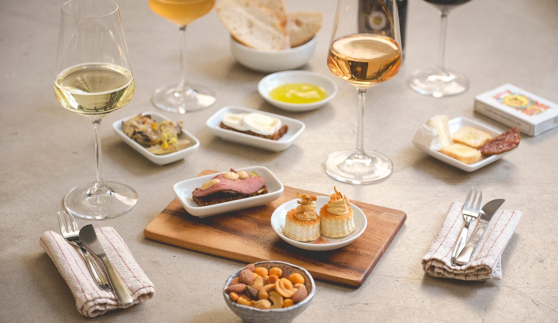 Vin & Tapas @ Matching Grapes på Vesterbro - Gode Glas, Grin & Bidder