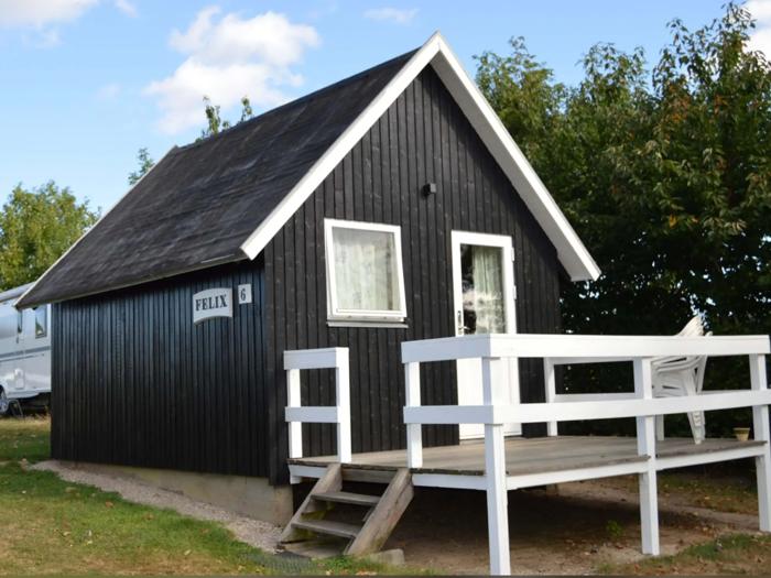 Miniferie for 4 på Løgballe Camping - hytte i dejlig dansk natur - under 1 time fra Legoland