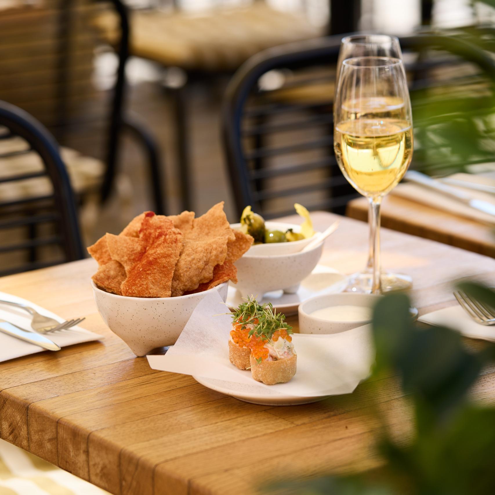 Hyggelig fiske- og skaldyrsrestaurant i solrige Nyhavn
