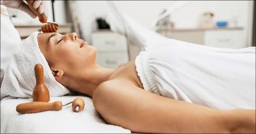 Forkæl ansigtet med Facial Wood Therapy på Frederiksberg - Prøv den populære Facial Wood Therapy hos Beauty by Yessi-K og forkæl huden med en afslappende og opstrammende ansigtsbehandling. Værdi kr. 895,-