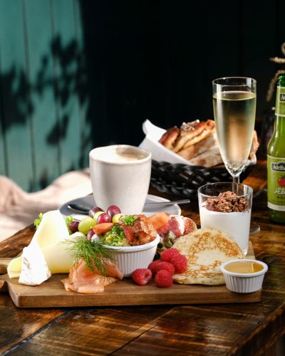 Brunchtallerken hos Madhuset ApS ved Dragør Havn