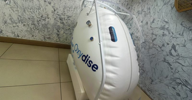60-Minute Hyperbaric Oxygen Therapy at Cosmetic Enhancement Academy
