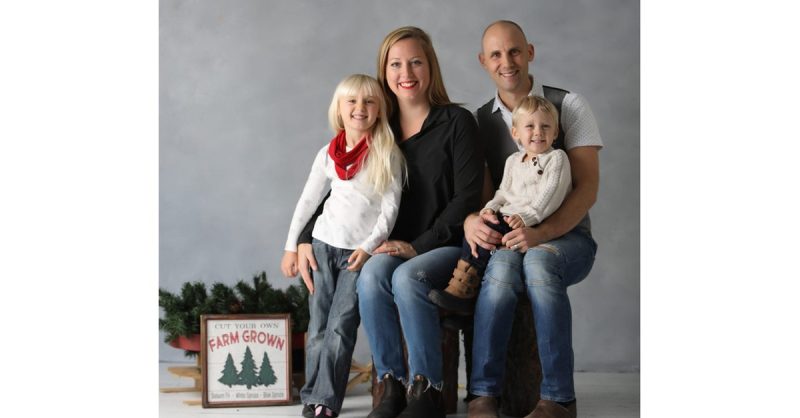 Christmas Family Photo Sessions at Colorsnap Photography