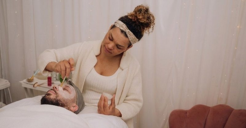 Relaxing 90-Minute Full Body Massage & Facial at Viver Bem - Hove