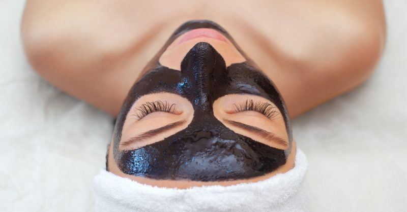 Instant Glow with Carbon or Chemical Treatment at London Classic Aesthetics