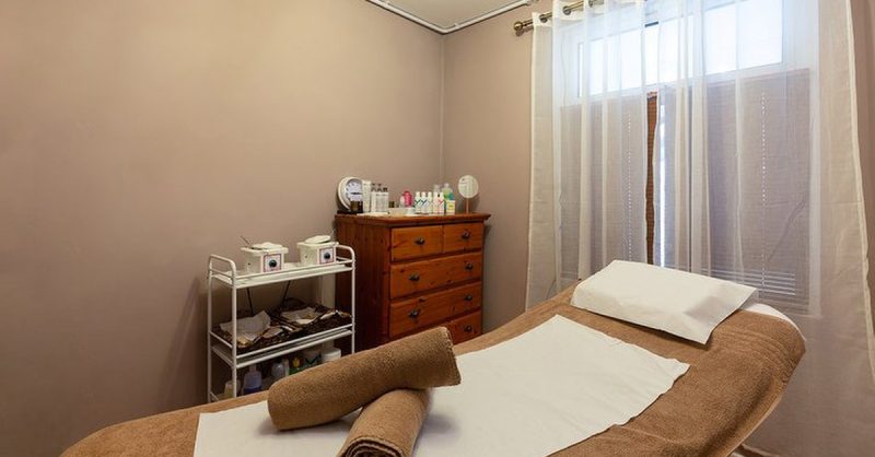 Eyebrow Shaping and Facial Threading at VASL