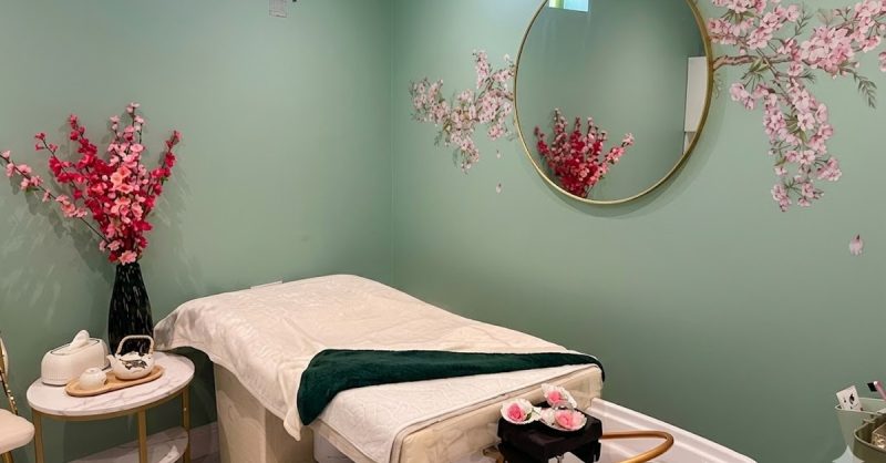 Relaxing Japanese Head Spa + Massage at VOILÀ