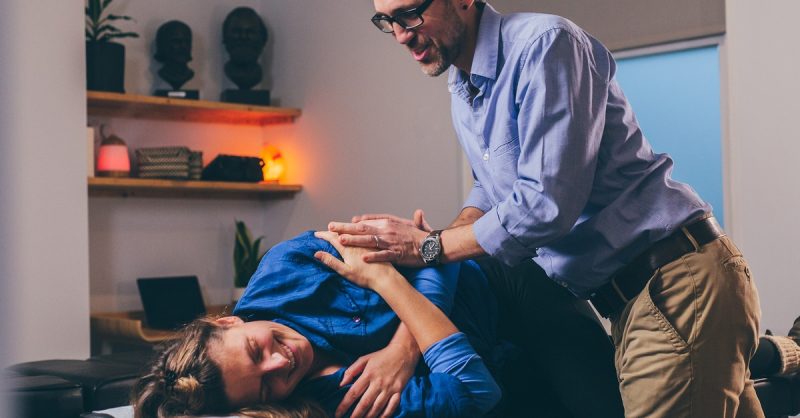 Expert Chiropractic Consultation at Chiropractic Life for Pain Relief