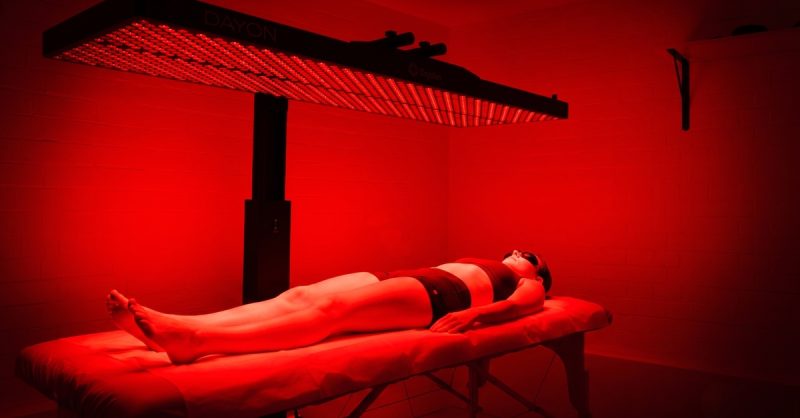 Full-Body Red Light Therapy Sessions at Recovery Cave