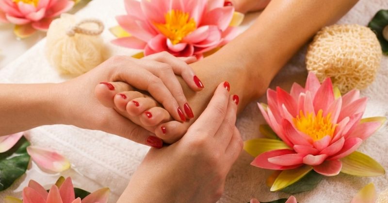 Relaxing Reflexology Foot Massage at WSpa Massage and Therapy