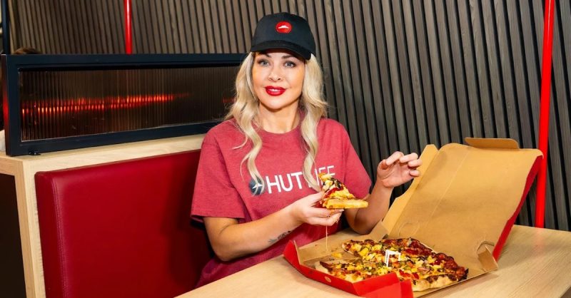 Italian Pizza, Soft Drinks & Dessert for Two at Pizza Hut Toscana