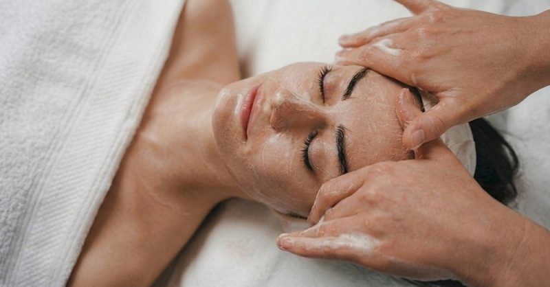 Revitalizing Facial Treatments at BNH Beauty and Treatment Lab