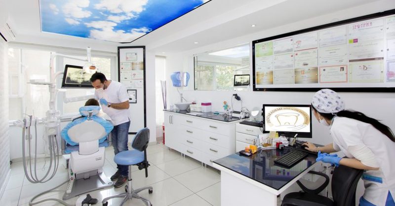 Dental Check-Up with Hygienist Treatment at Dentakademi Dental Clinic London