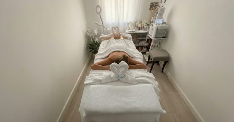 Relaxation or Hot Stones Massage at House of Deluxe And AestheticsTouch