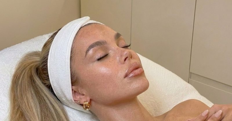 Deep Cleansing HydraFacial at Regains Beauty & Aesthetics