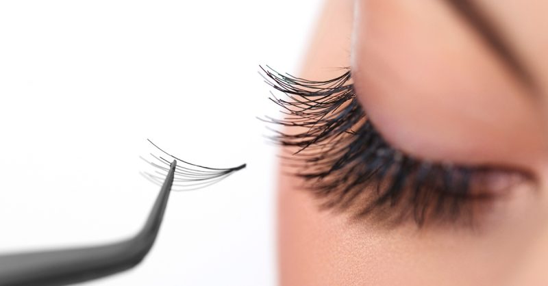 Classic & Hybrid Eyelash Extensions at Dazzle Me Nails & Beauty