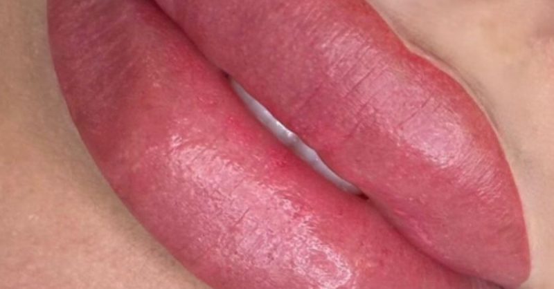 Lip Blush or Ombre Brows at Goldiluxe Clinic