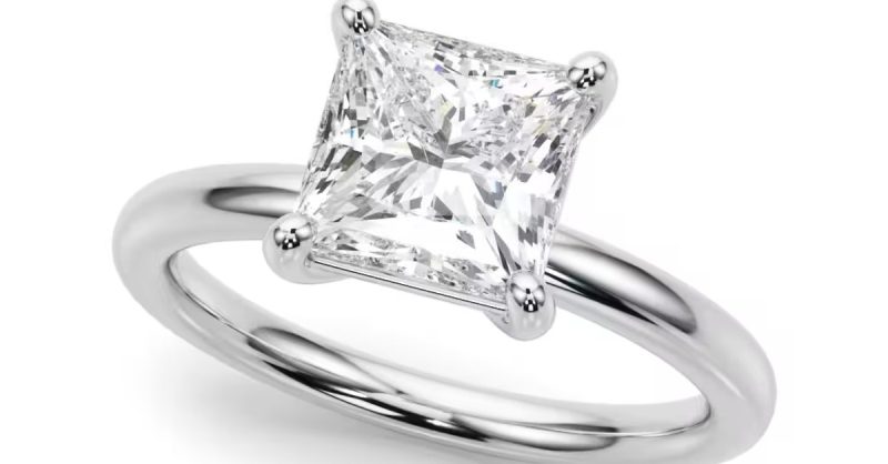 Stunning 0.50ct Princess Cut Engagement Ring at Sunshine Diamonds