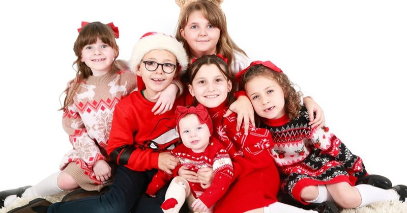 1-Hour Christmas Photoshoot at Balance Photography Studio