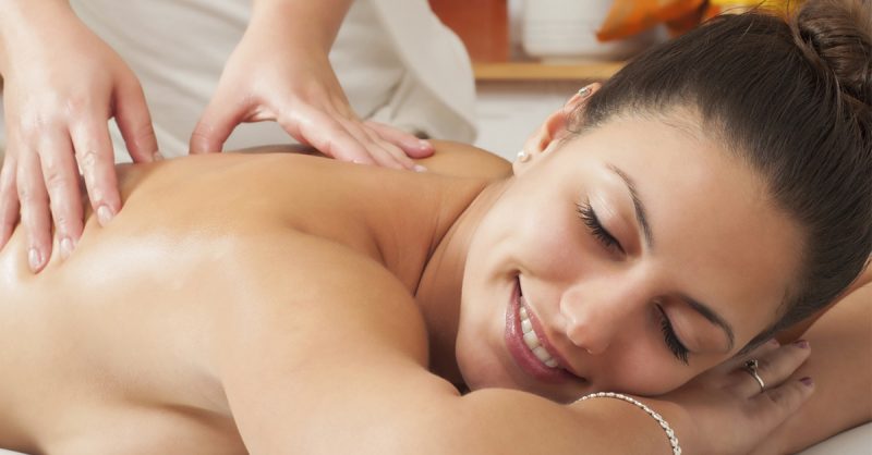 Relaxing Swedish Massage at Zareen beauty