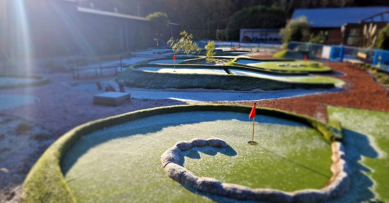 Mini Golf Experience at Leen Valley Golf Club