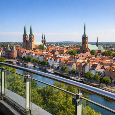 Ophold på 4* Hotel Vier Jahreszeiten i Lübeck