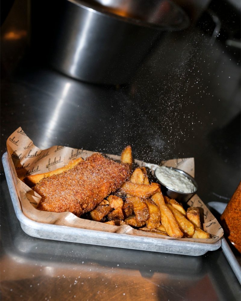Fish & Chips med valgfri drik hos Hooked