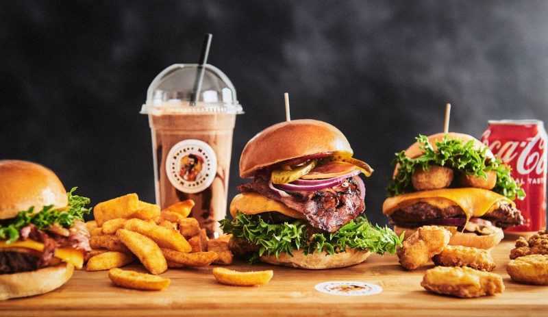 Valgfri Burgermenu med 4 Nuggets hos Sims Burger i Valby