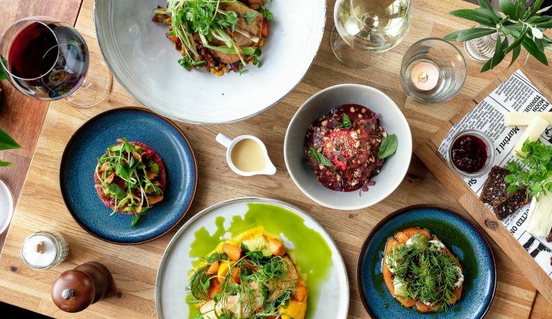 Sæsonens 3-retters menu hos KØBENHAVN Café & Bistro i Hillerød