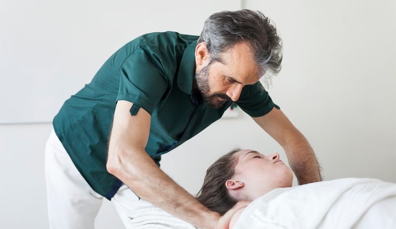 Dybdegående massage hos Iulian massage therapy i København Ø