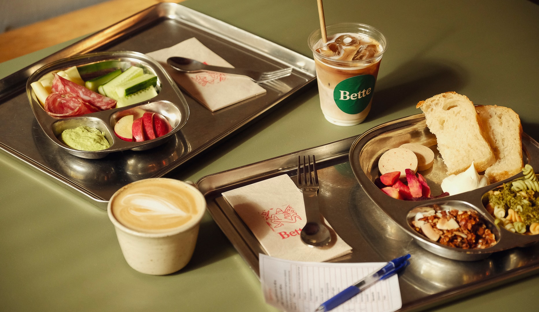Nyd Kaffe & Børnetallerken hos Bette - Kvalitet til Forældre!