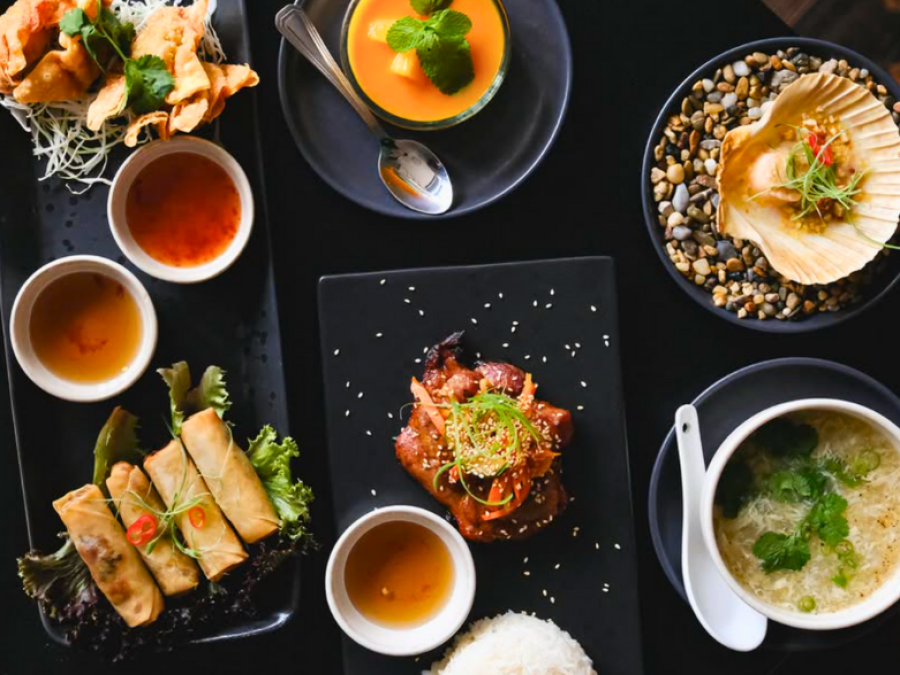 Spar 20% i aften: Hos Sáigóner Bistro kan du opleve den autentiske kok Bao, som er opvokset i Vietnam og har lært madkulturen fra både gadekøkkener og restauranter. Nu bringer han hele sin passion og erfaring med sig til København. Book hér og få rabat på hele regningen!