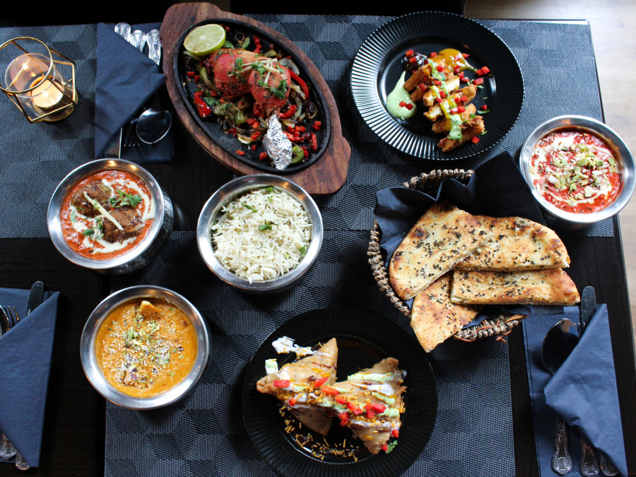 Spar 10% i aften: Restaurant India i Vanløse serverer indisk mad, der kan sammenlignes med et restaurantbesøg i Indien. Her kæles for alle retterne, for at fremhæve de indiske krydderier og give den bedste smagsoplevelse. Book hér og få rabat på hele regningen!