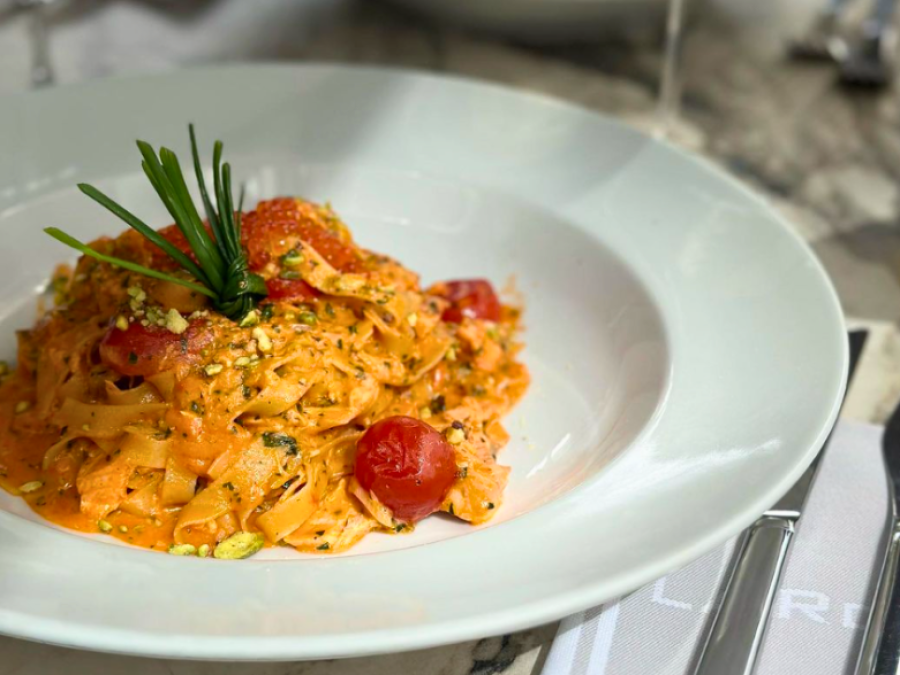 Spar 10% i aften: Et besøg hos La Rocca er mere end bare en middag! Restauranten, som blev tildelt prisen "Travelers' Choice" i 2022, er italienske til fingerspidserne og har et bredt udvalg af autentiske italienske retter. Book hér og få rabat på hele regningen!