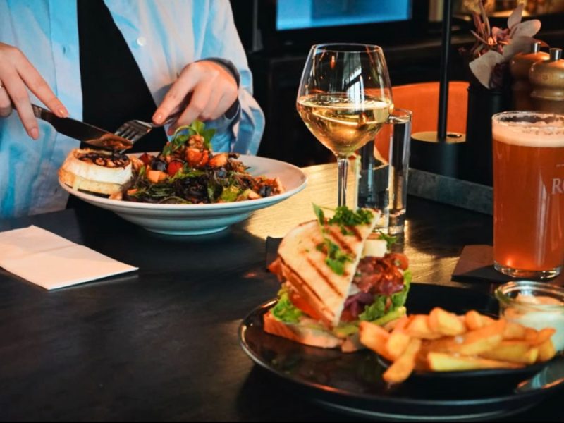 Brunch og lækkerier hos PULS Kitchen & Bar i København S