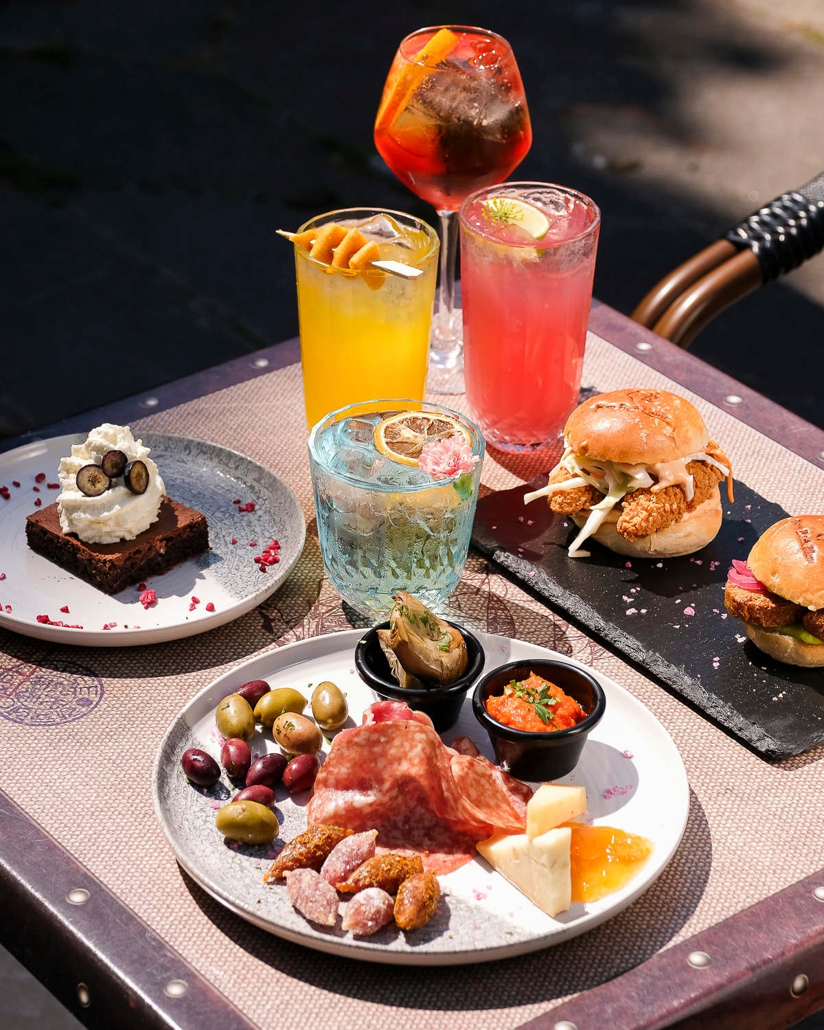 Cocktails & Snacks - Den Blå Hund's Nyåbnede Udebar på Frederiksberg